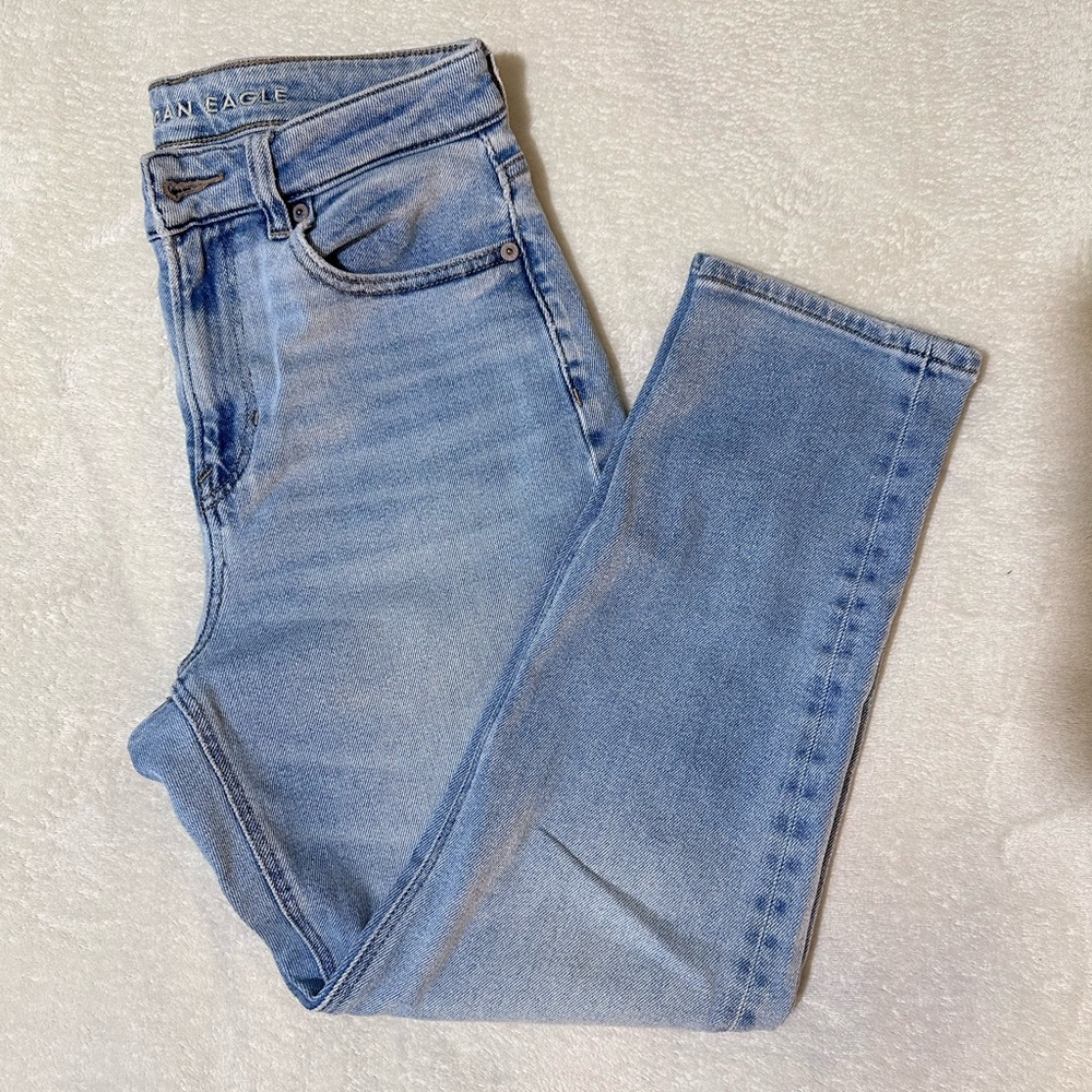 American Eagle Outfitters Curvy Mom Jeans